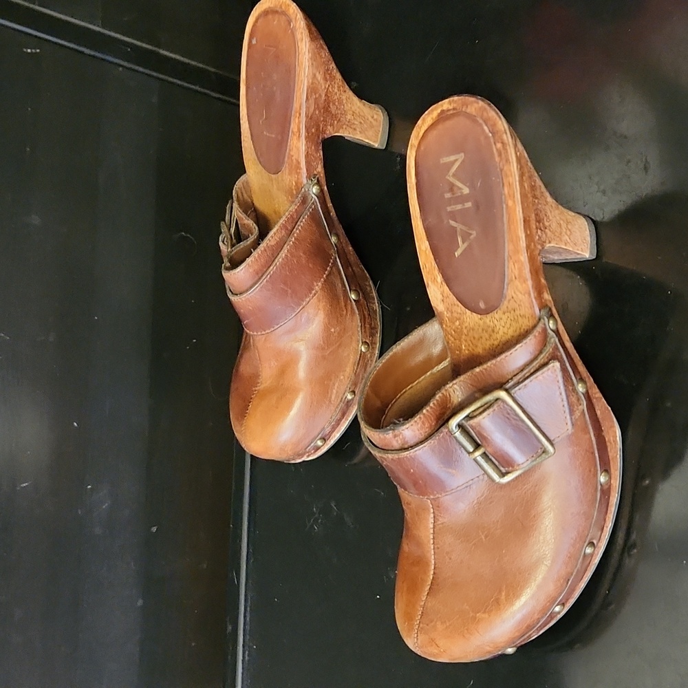 Mia Brown Leather Clogs